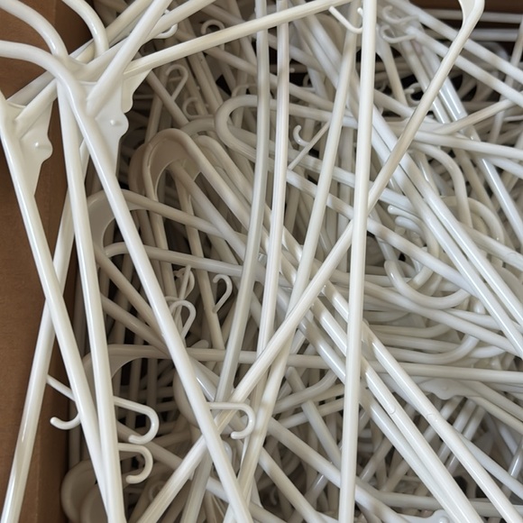 Hangers (50 ) - Picture 2 of 3